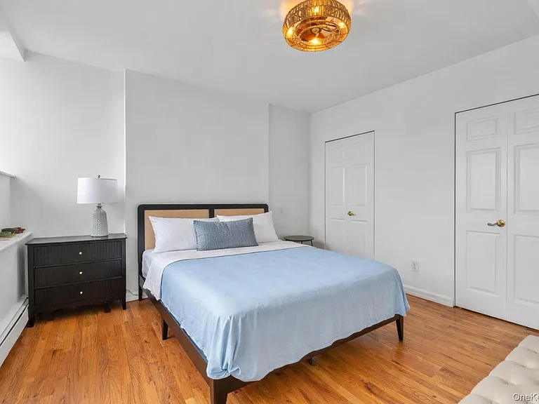 25 W Broadway #207 — Photo 11