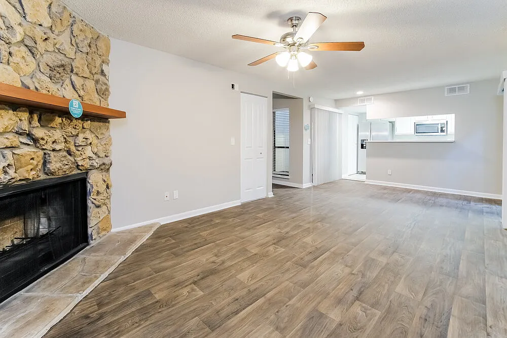 2 bed, 2.0 bath, 1620 sqft, $1,940 — Photo 4
