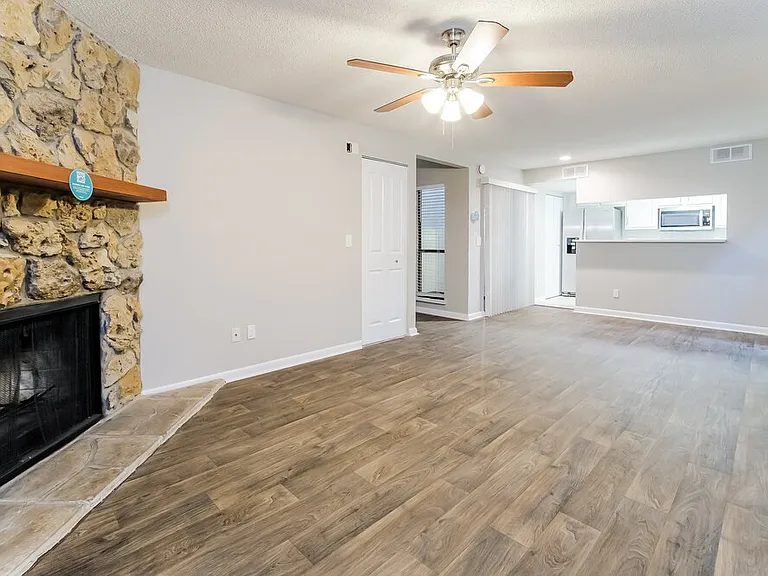6911 Coleus Ct — Photo 4
