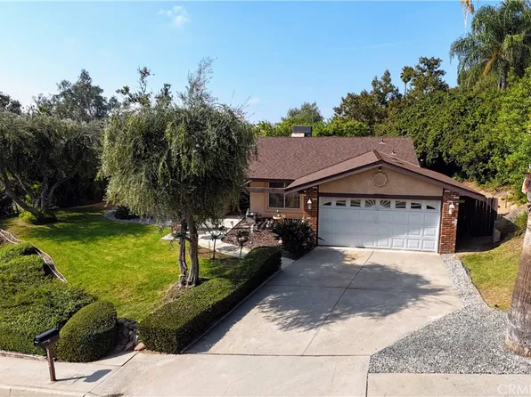 2832 Seine Ave, Highland, CA 92346