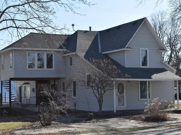 104 E Van Buren St, Mitchell, IA 50461