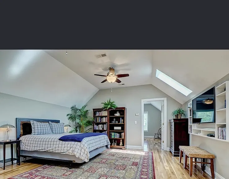 Upstairs bonus room (above garage)