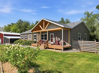 31240 Naples Ct NE, Cambridge, MN 55008