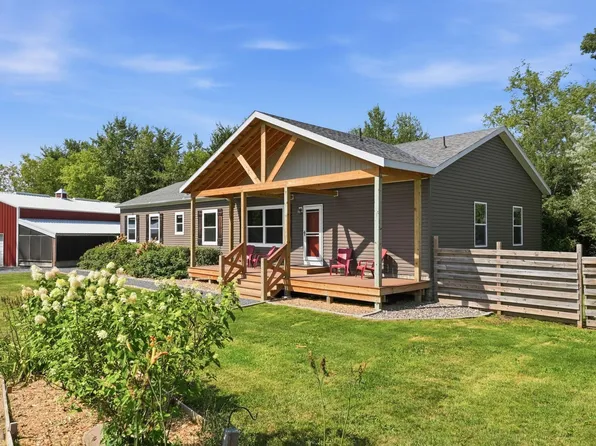 31240 Naples Ct NE, Cambridge, MN 55008