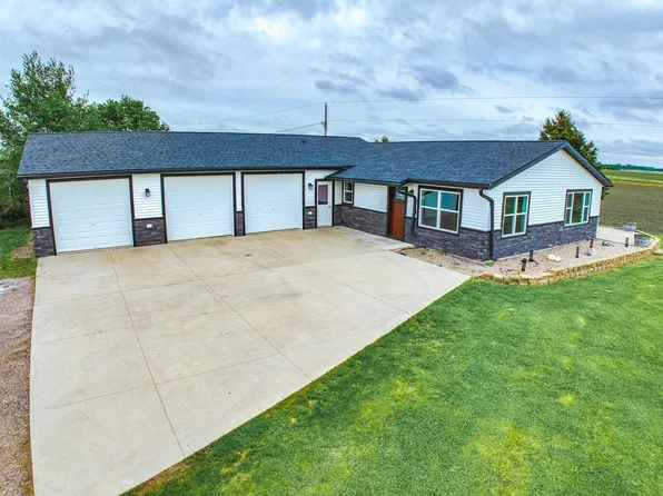 217 5th St NE, Pennock, MN 56279