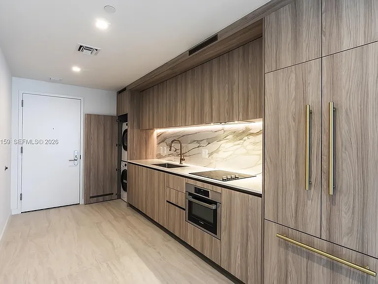77 SE 5th St #2515 — Photo 4