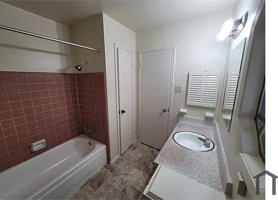 4 bed, 1800 sqft, $1,850 — Photo 2