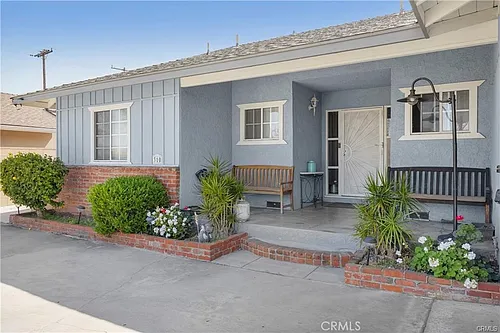 310 S Beachy Pl Photo 1