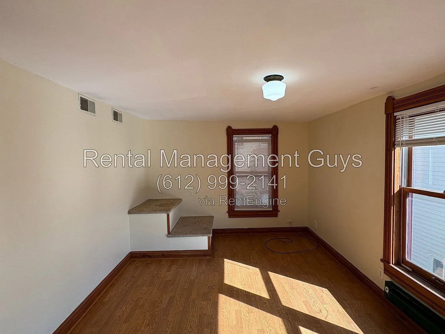 2647 Girard Ave S — Photo 2