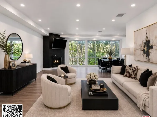 441 N Oakhurst Dr APT 304, Beverly Hills, CA 90210