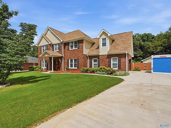 2nd image of 110 Golden Oak Dr
