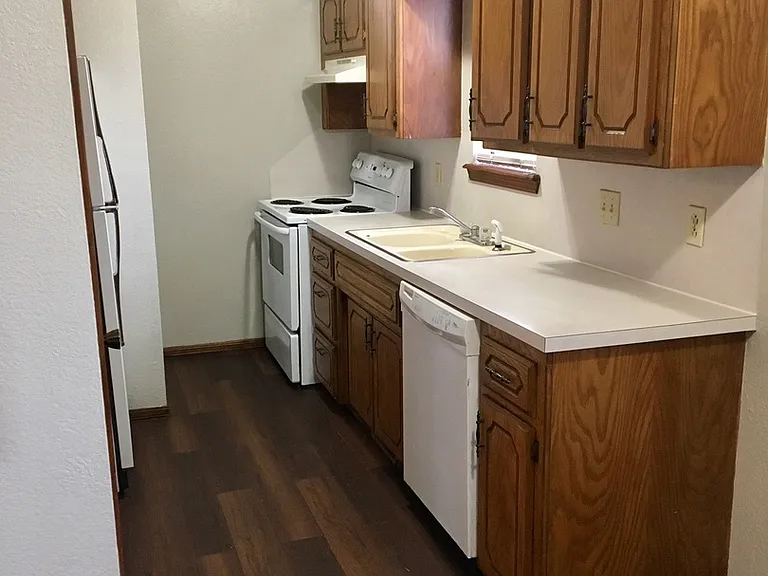 2601 Arlington Blvd — Photo 2