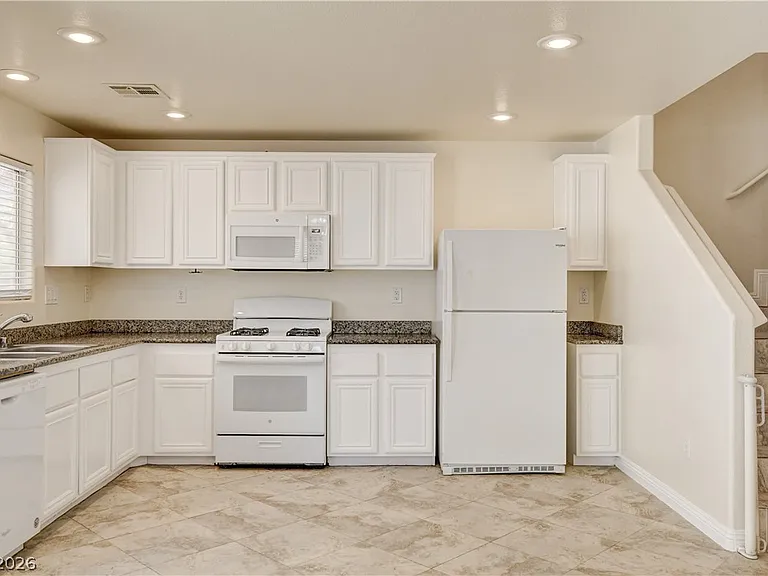 4208 Perfect Drift St — Photo 9