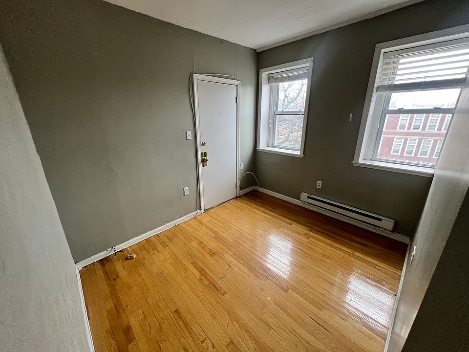 1st image of 4 Michelangelo St #9