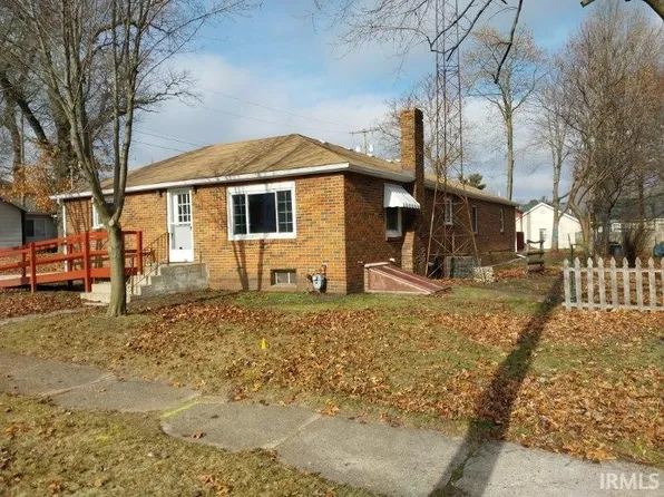 451 E Lake St, Knox, IN 46534
