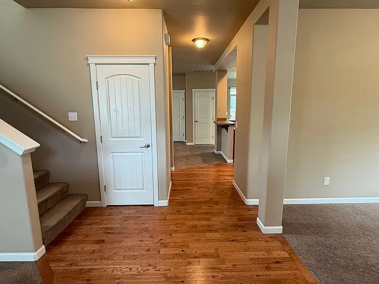 1415 Grindstone Dr SE — Photo 2