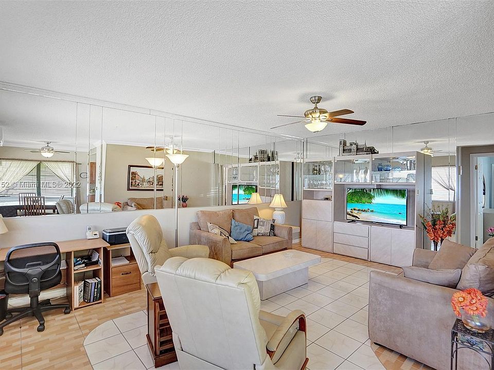 1st image of 925 SW 11th Ave APT 10J