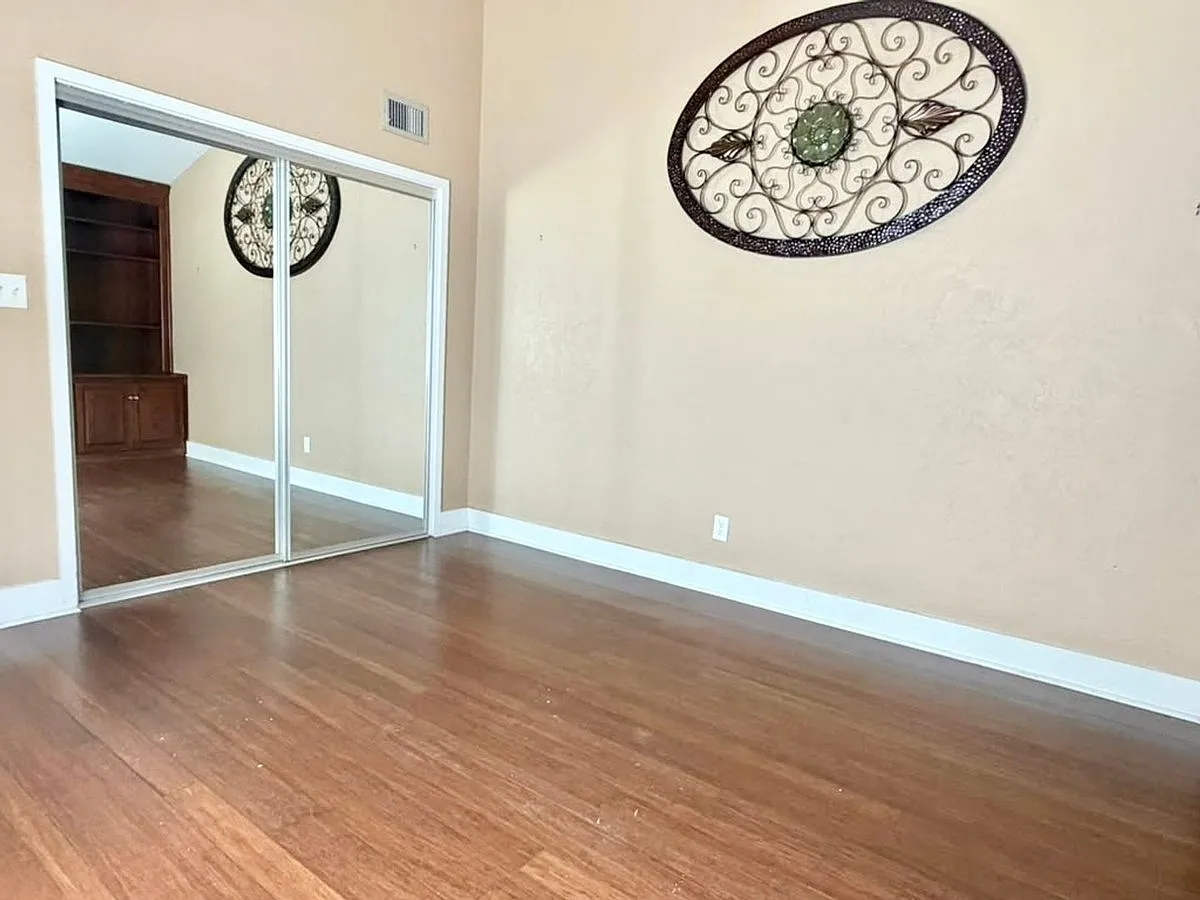 107 Canterbury Drive — Photo 3