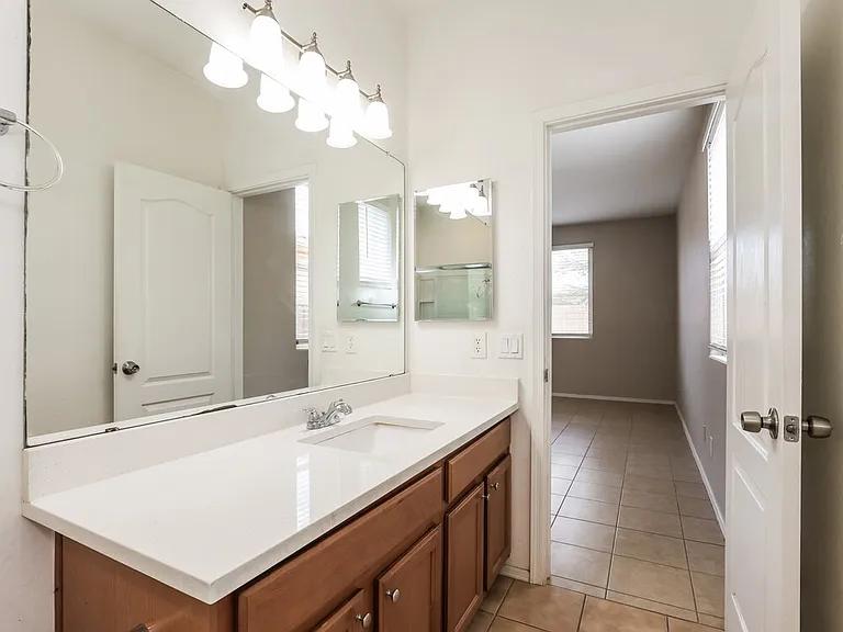 7333 W Saint Catherine Ave — Photo 13