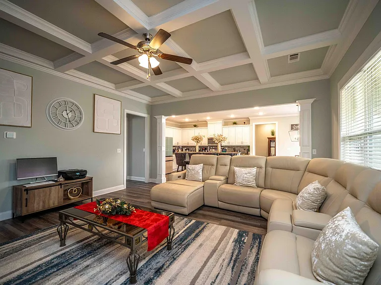 253 Prominence Dr — Photo 4