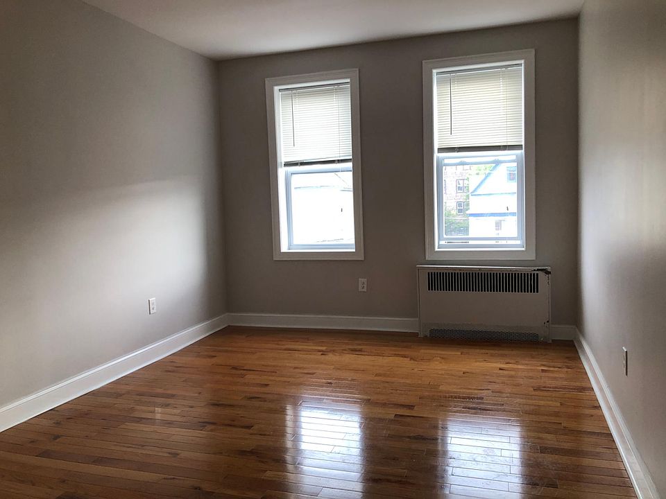 2nd image of 96 Highland Ave #31