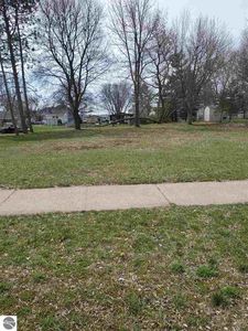 927 Chestnut St, Cadillac, MI, 49601