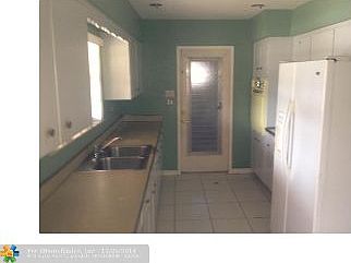5th image of 1016 Long Island Ave