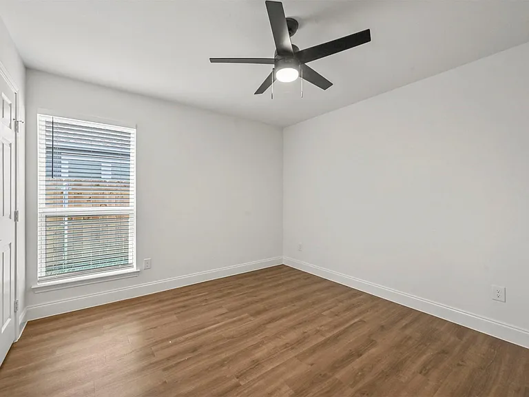 2307 Mill St — Photo 9