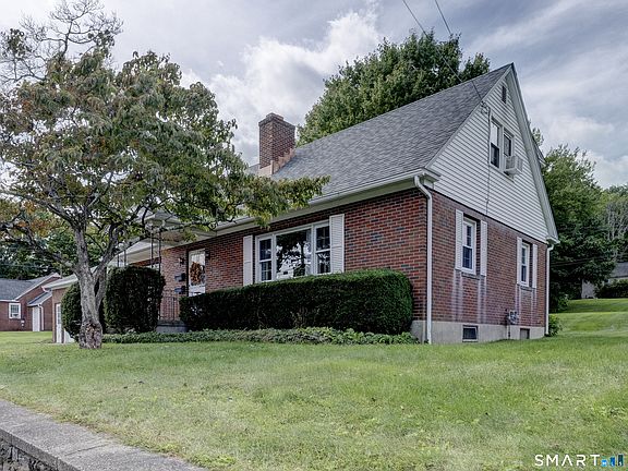 3rd image of 222 Maplewood Avenue