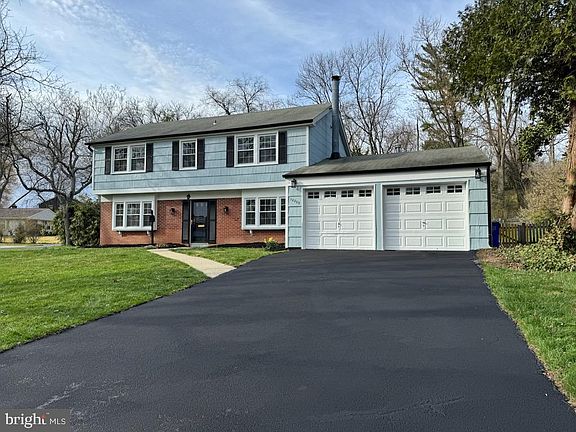 2nd image of 12200 Fleming Ln