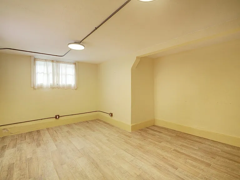 2125 Cedar St #2 — Photo 10