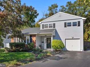 2 Peabody Ln, Hamilton, NJ 08619