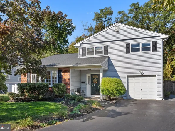 2 Peabody Ln, Hamilton, NJ 08619