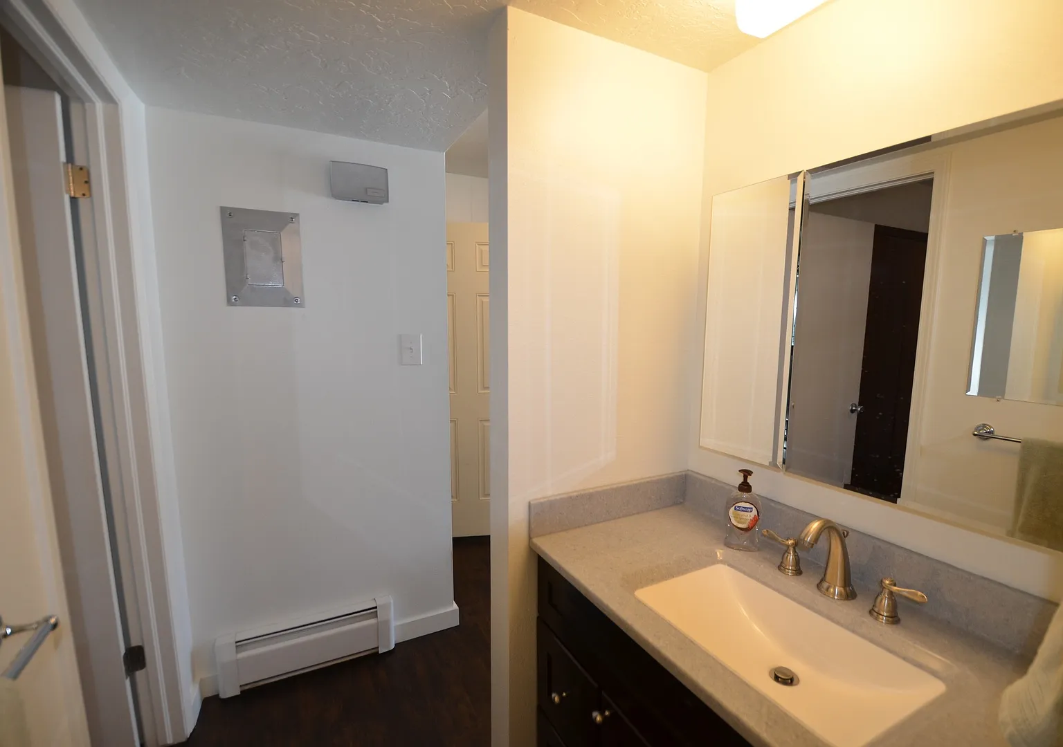 Heat Included! Dillon Valley East Condo! Unfurnished! Great Natural Light! — Photo 3