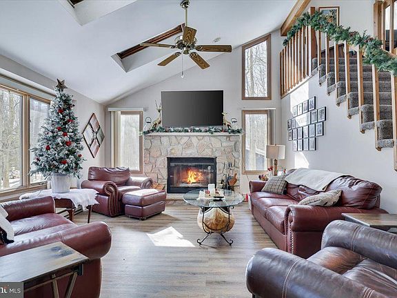 2nd image of 157 Selig Rd