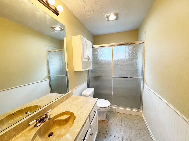 1200 Glyndon Dr — Photo 16