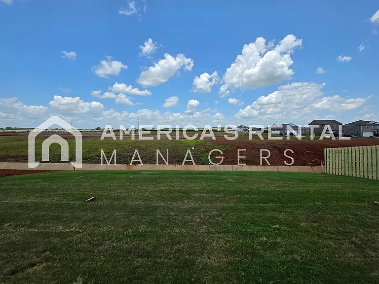 177 Keller Dr — Photo 47
