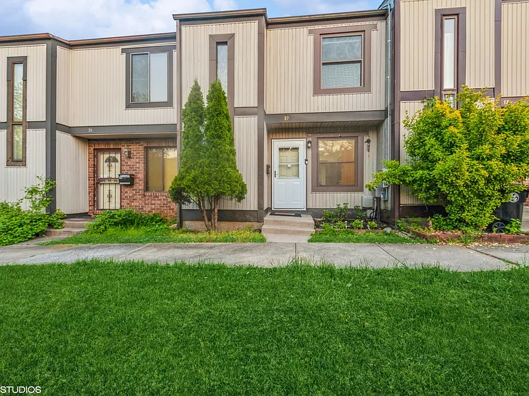 19 Mooring Ct — Photo 1