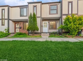19 Mooring Ct, Essex, MD 21221