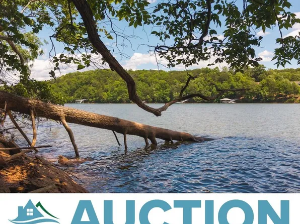 Runaway Bay Rd, Lynch Station, VA 24571