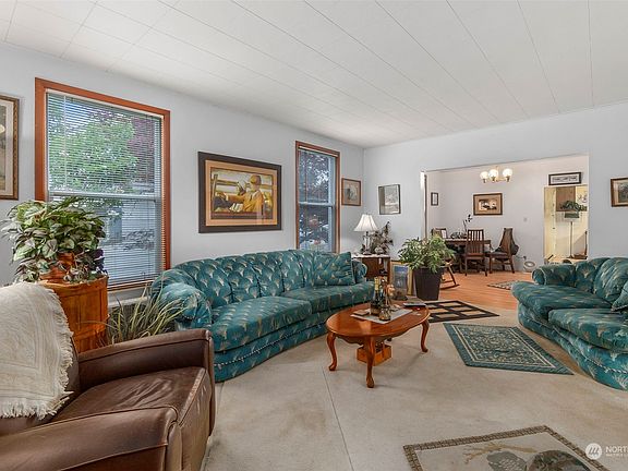 5th image of 304 Jackson Street