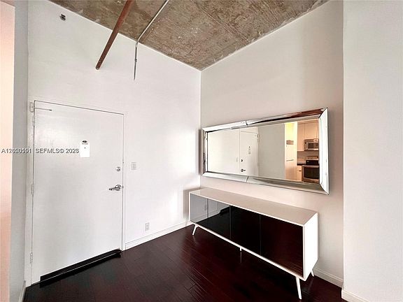 3rd image of 1200 West Ave #Penthouse 29