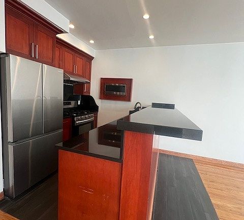 4th image of 595 Vanderbilt Ave #2