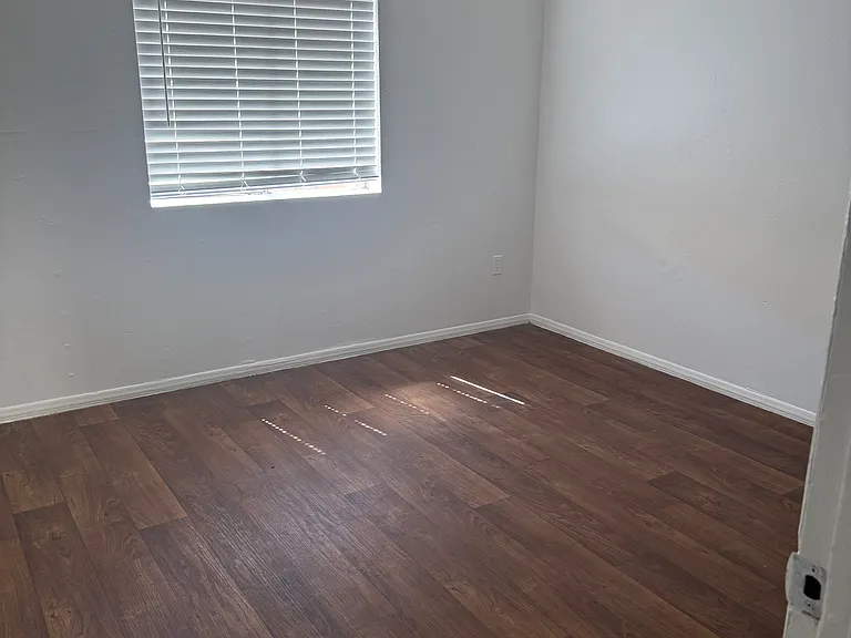 645 W Rio Salado Pkwy #101 — Photo 4