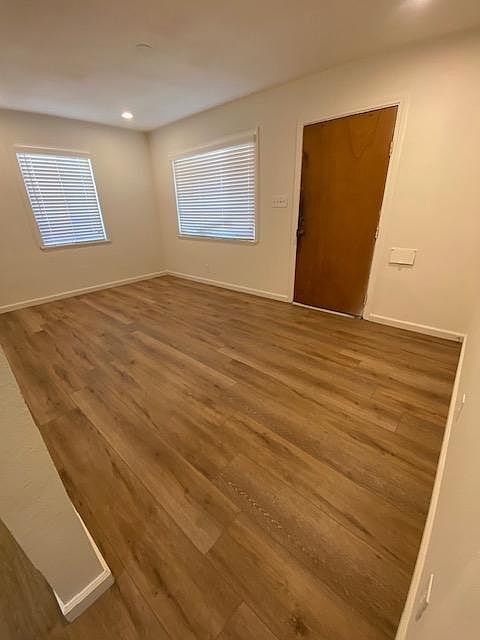 1st image of 814 Hawthorne Pl