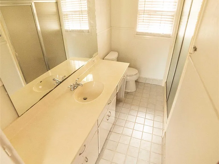 5409 Woodview Ave — Photo 17