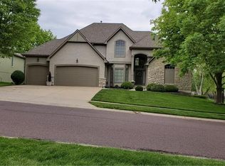 3704 W 157th St, Overland Park, KS 66224