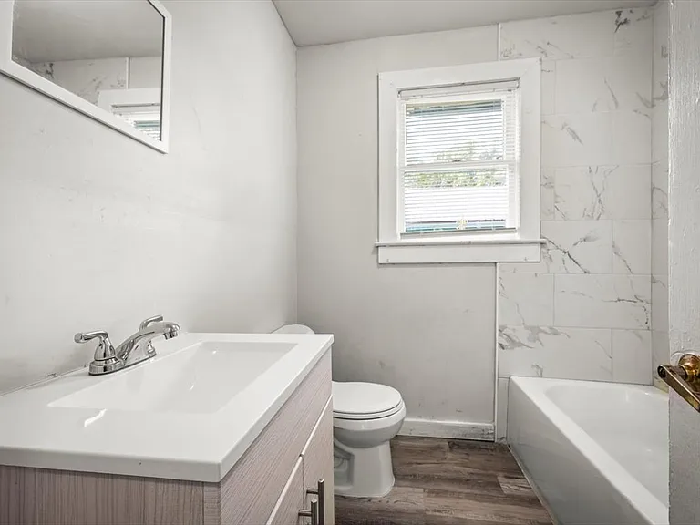 256 Vernis Ave — Photo 25