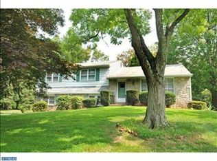 220 Tally Ho Dr, Ambler, PA 19002