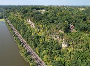 4905 Starlight Ln, Cassville, WI 53806